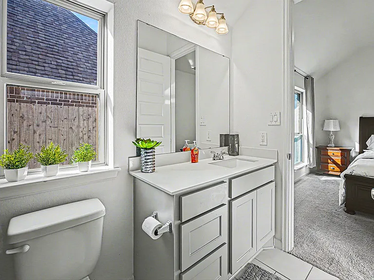 5610 Vintage Oaks Ln — Photo 16