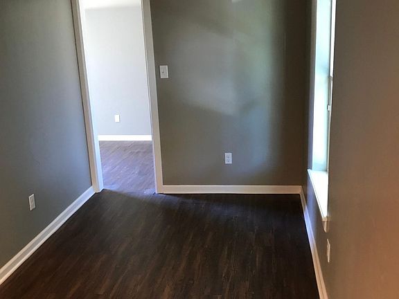 4th image of 750 Deans Row Ave