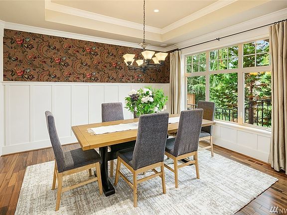4th image of 10203 NE 31st Pl