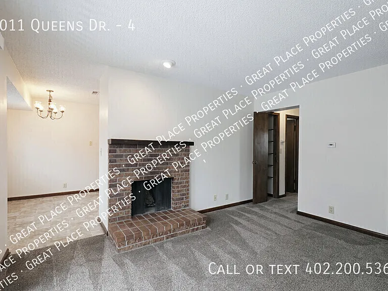 6011 Queens Dr #4 — Photo 10