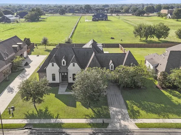 6447 Coushatta Dr, Gonzales, LA 70737
