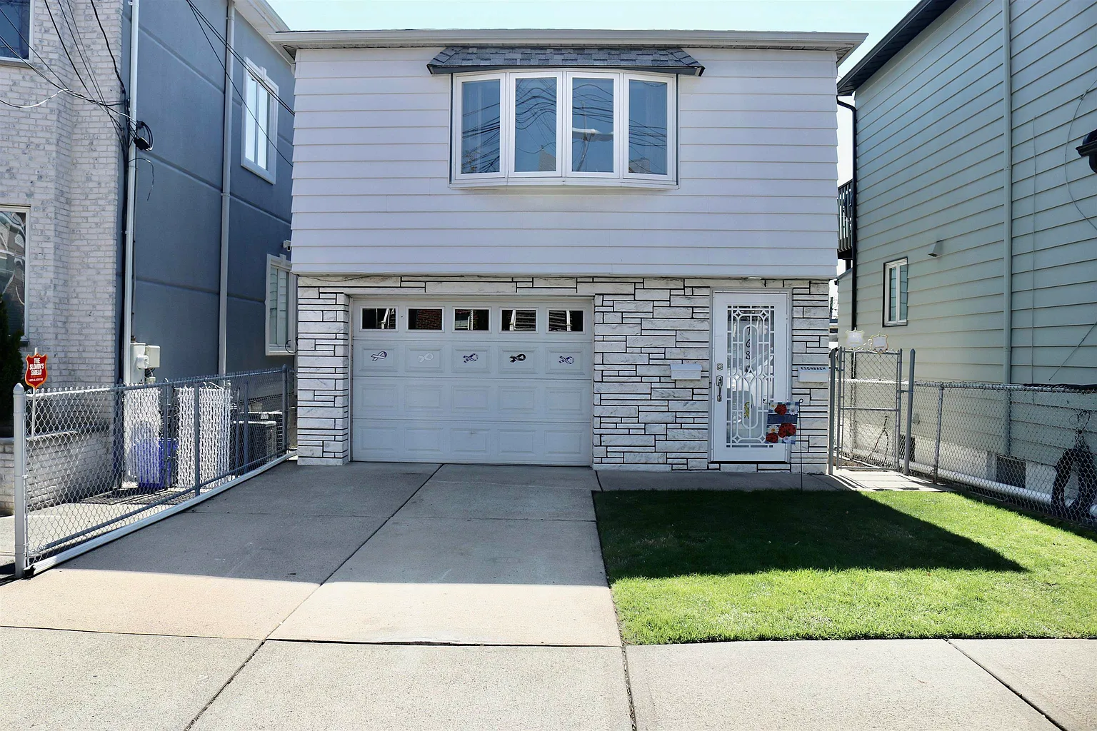 768 4th St photo 1