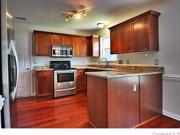 5th image of 3937 Huntmeadow Dr