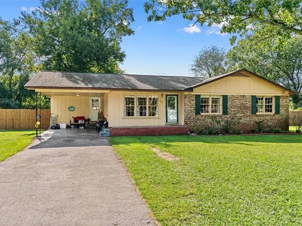 123 Donna St SW, Calhoun, GA 30701