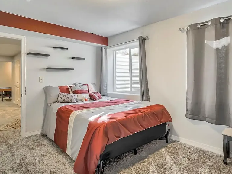 7040 Auburn Hills Ct — Photo 23