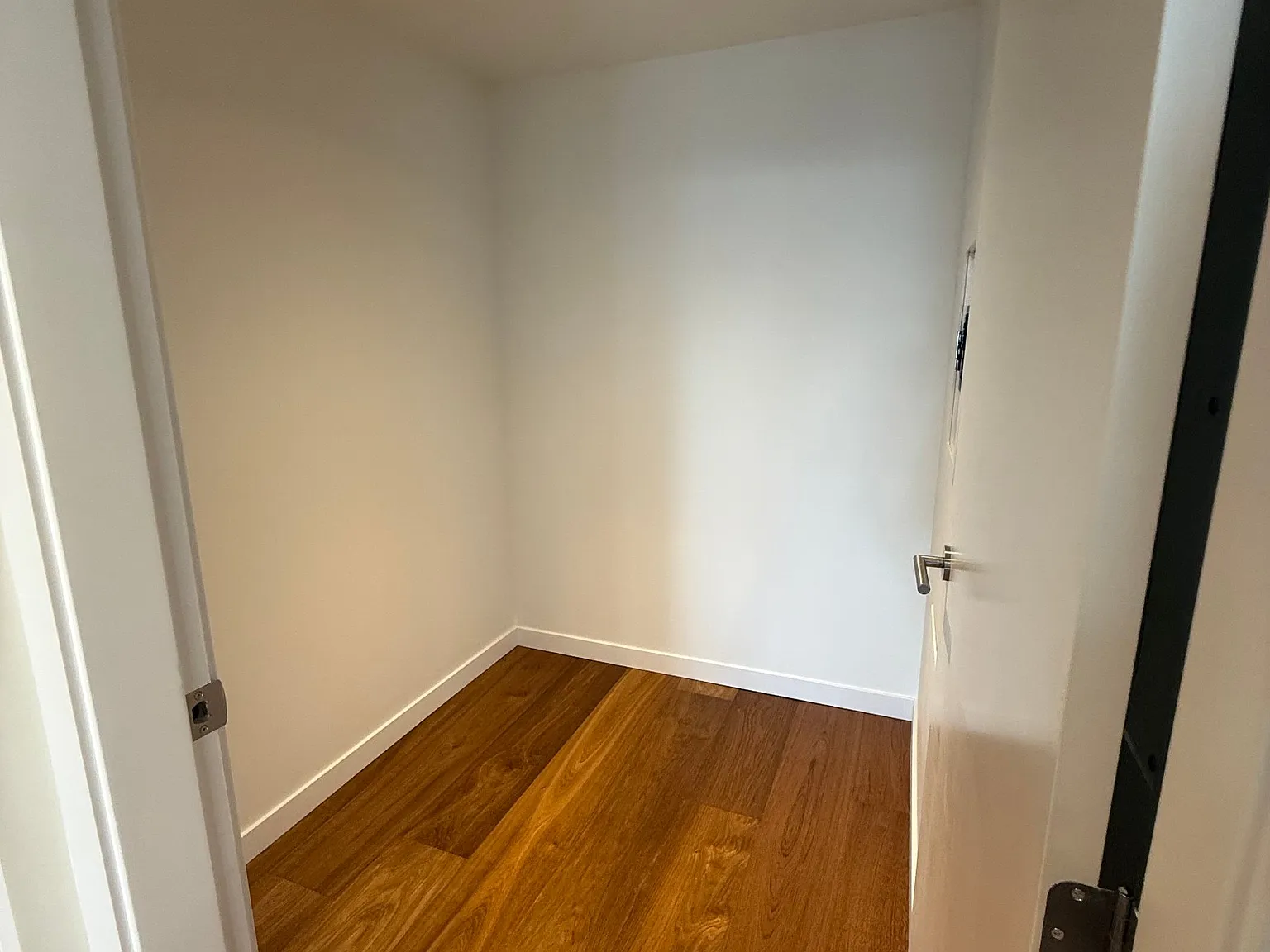 2 bed, 482 sqft, $2,900 — Photo 2
