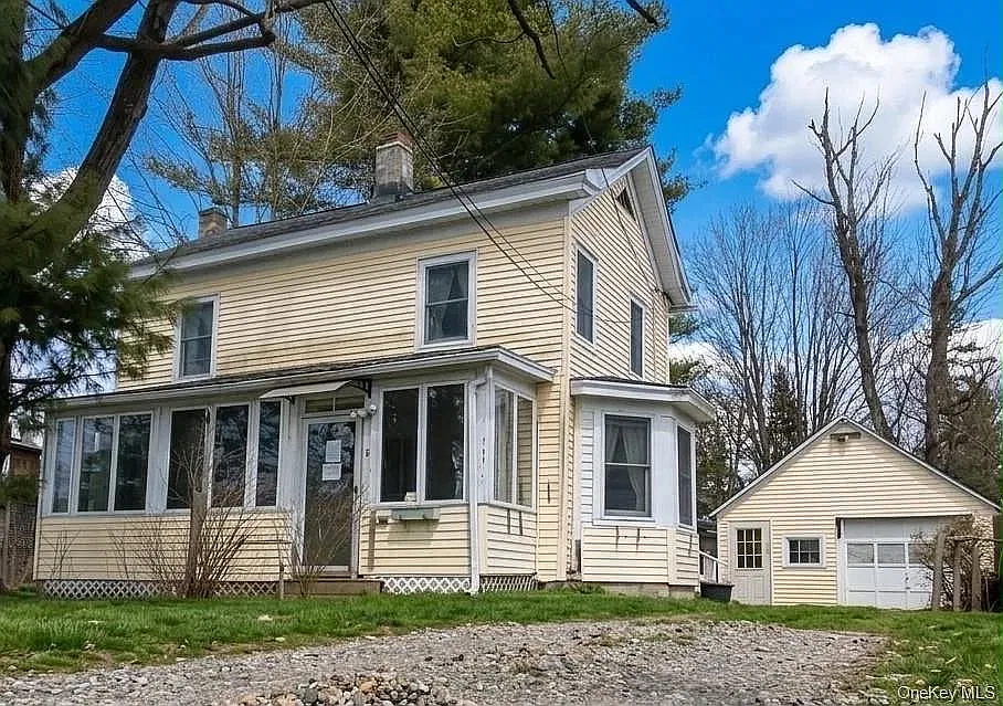 4 bed, $3,300 — Photo 1