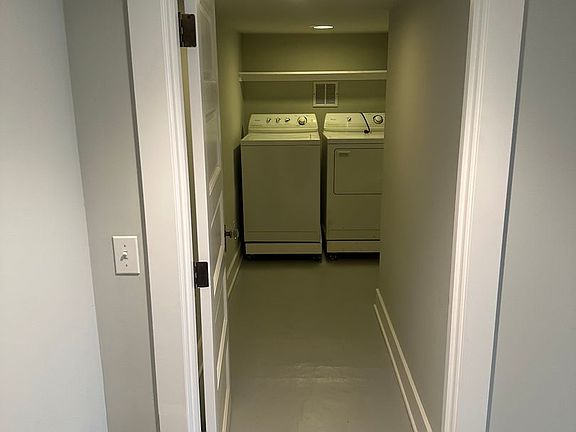 5th image of 2508 Dexter Ave N APT D