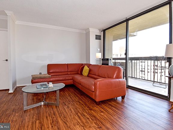 3rd image of 400 Madison St APT 1005