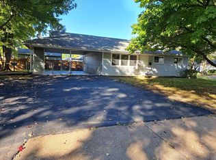 575 Marechal Ln, Florissant, MO