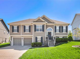 9704 N Donnelly Ave, Kansas City, MO 64157