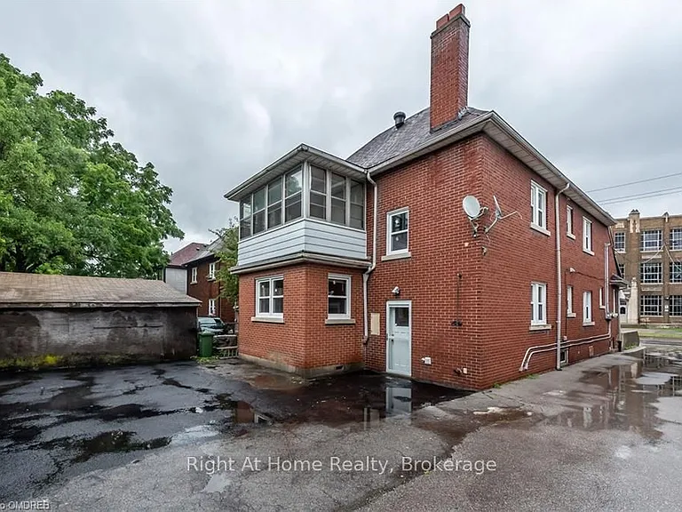 104 Longwood Rd S #2-1 — Photo 5