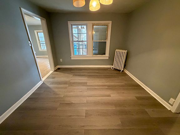 5th image of 105 Clarendon St Floor 1