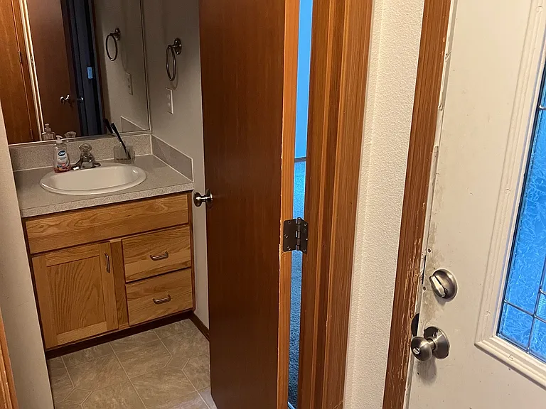 3/4 bath main level