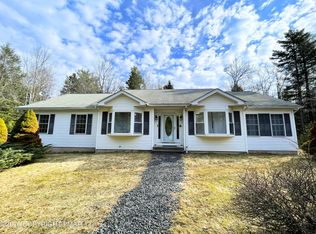 238 Minsi Trl W, Long Pond, PA 18334