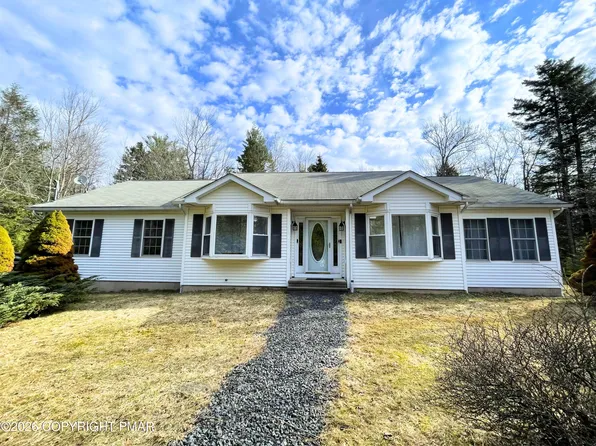 238 Minsi Trl W, Long Pond, PA 18334