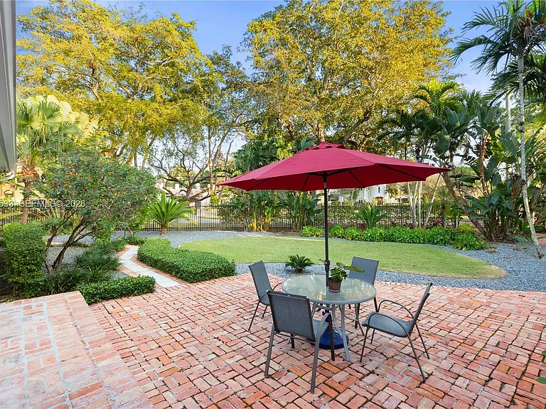 600 San Lorenzo Ave — Photo 38