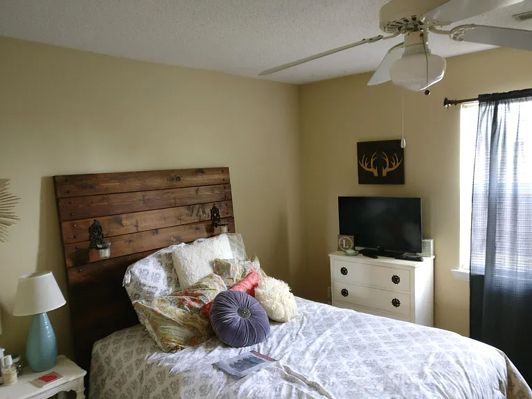 2165 S Milledge Ave #D4 — Photo 7