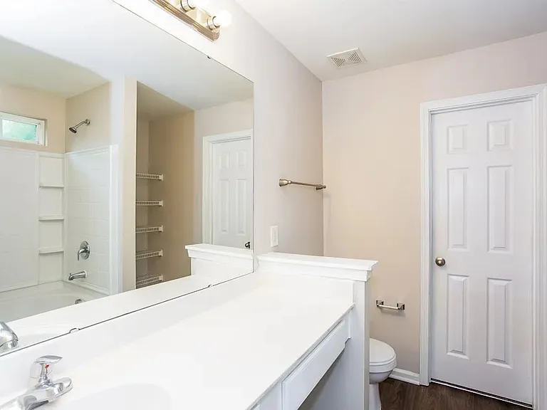 3036 Knightsbridge Ln — Photo 3