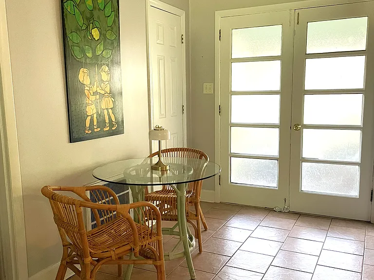 412 Delores Dr — Photo 6