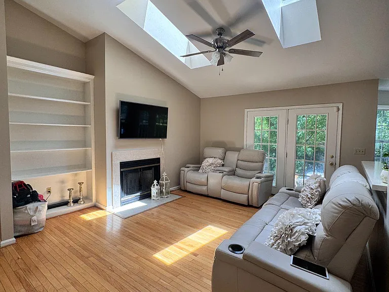 5420 Hazel Ct — Photo 7