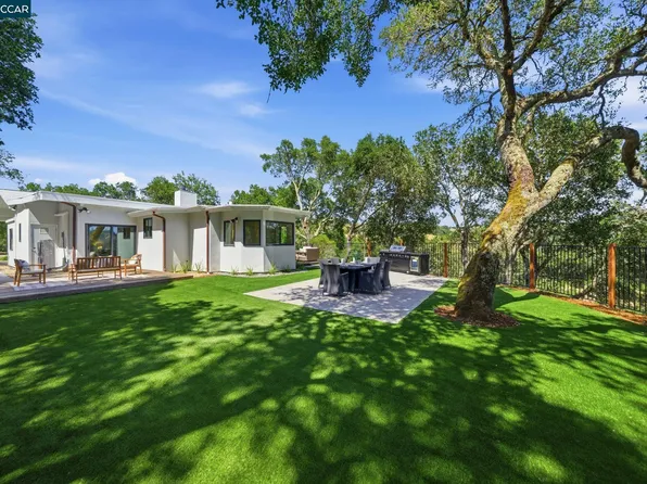 233 Melody Ln, Orinda, CA 94563