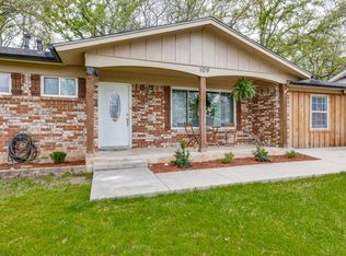 109 N Ash Ave, Azle, TX 76020