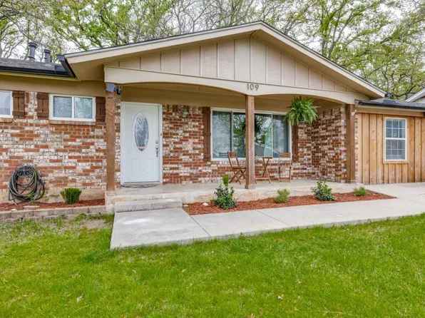 109 N Ash Ave, Azle, TX 76020