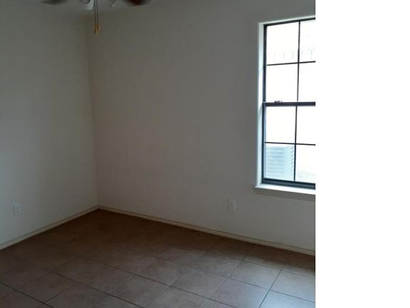 3rd image of 1120 Robinhood St #L