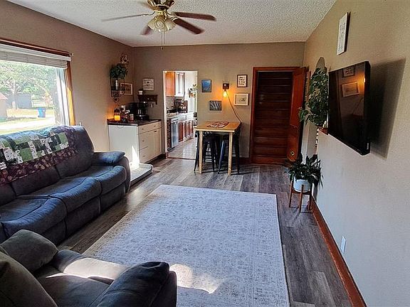 4th image of 3309 3rd Ave W