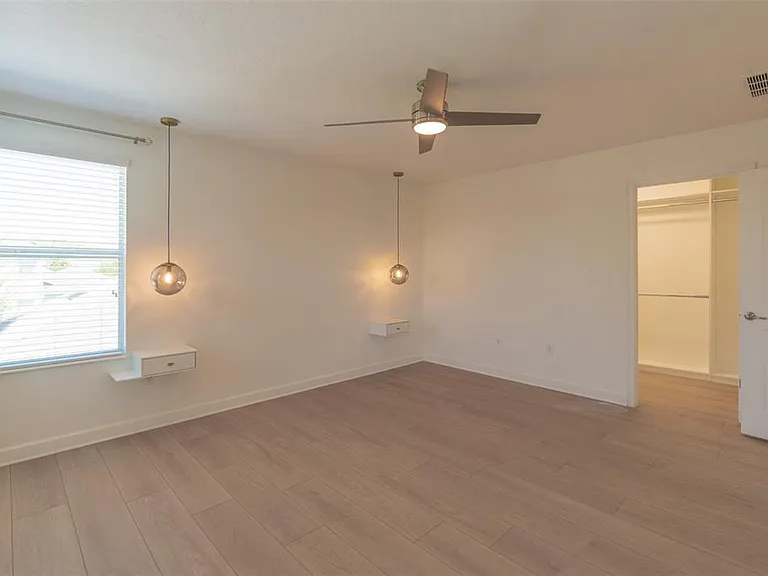 11880 Sonnet Ave — Photo 3