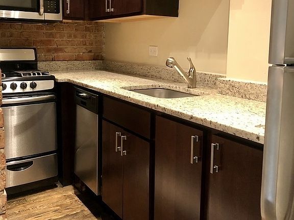 4th image of 925 W Schubert Ave #1A