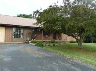 915 Sand Ridge Barg Rd, Lexington, TN 38351