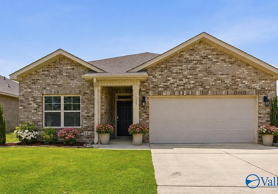 1st image of 133 Rolling Green Dr