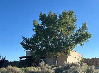8 Toda Vista Rd, El Prado, NM 87529