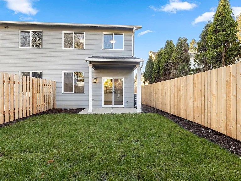 230 & 232 W Clay St — Photo 15