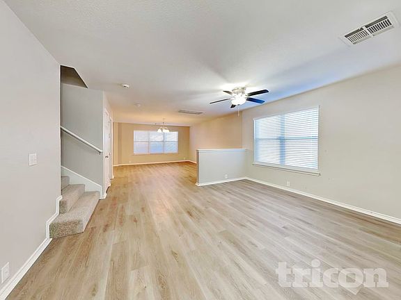 3rd image of 15819 Hastings Park