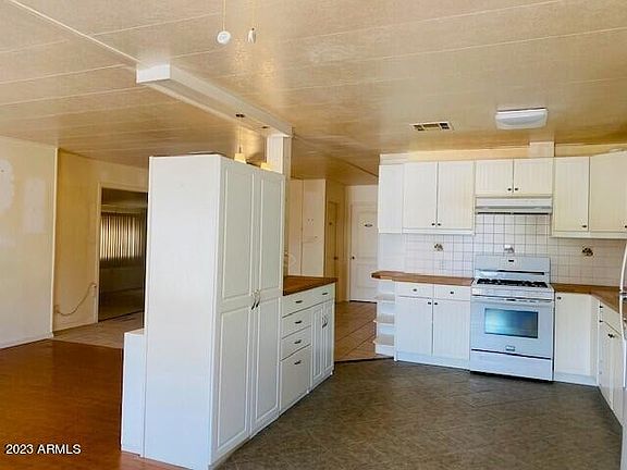 3rd image of 9124 E CACTUS Lane S