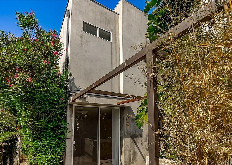 1st image of 1531 Wellesley Ave