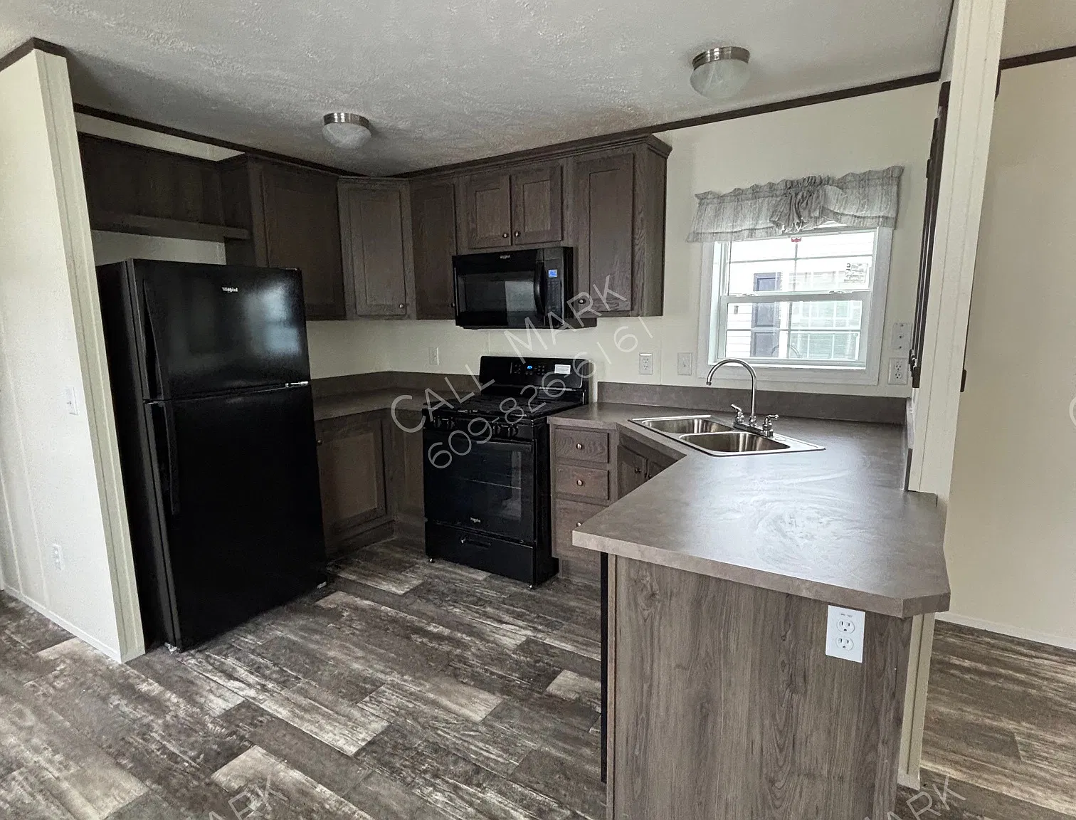 2 bed, 840 sqft, $1,650 — Photo 1