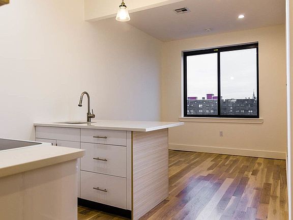 5th image of 818 Lexington Ave #3H