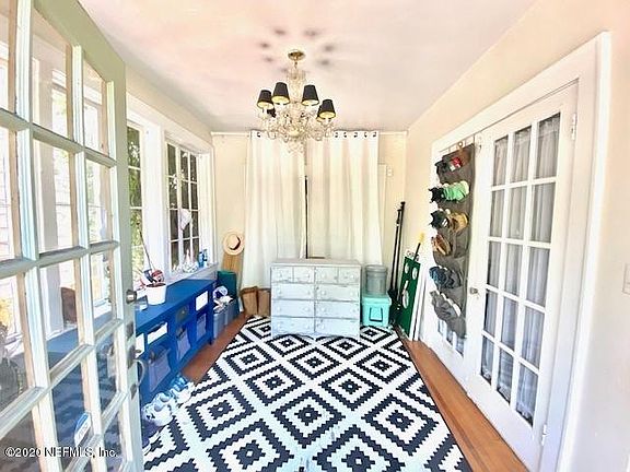 5th image of 3681 Hedrick St #1