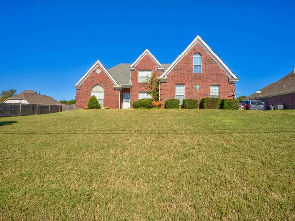 55 Brookwood Cir, Oakland, TN 38060