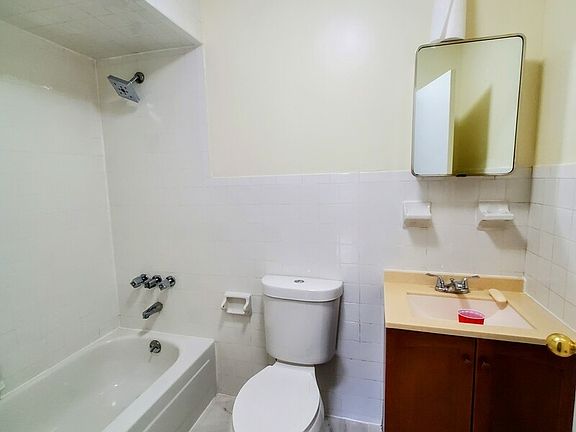 2nd image of 617 Halsey St #3