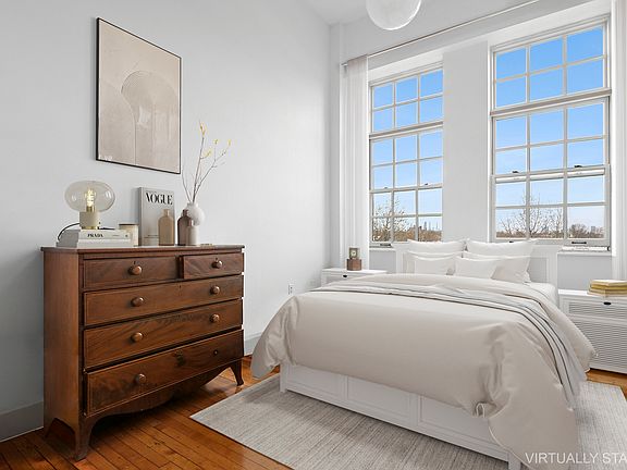 4th image of 180 Bainbridge St APT 302