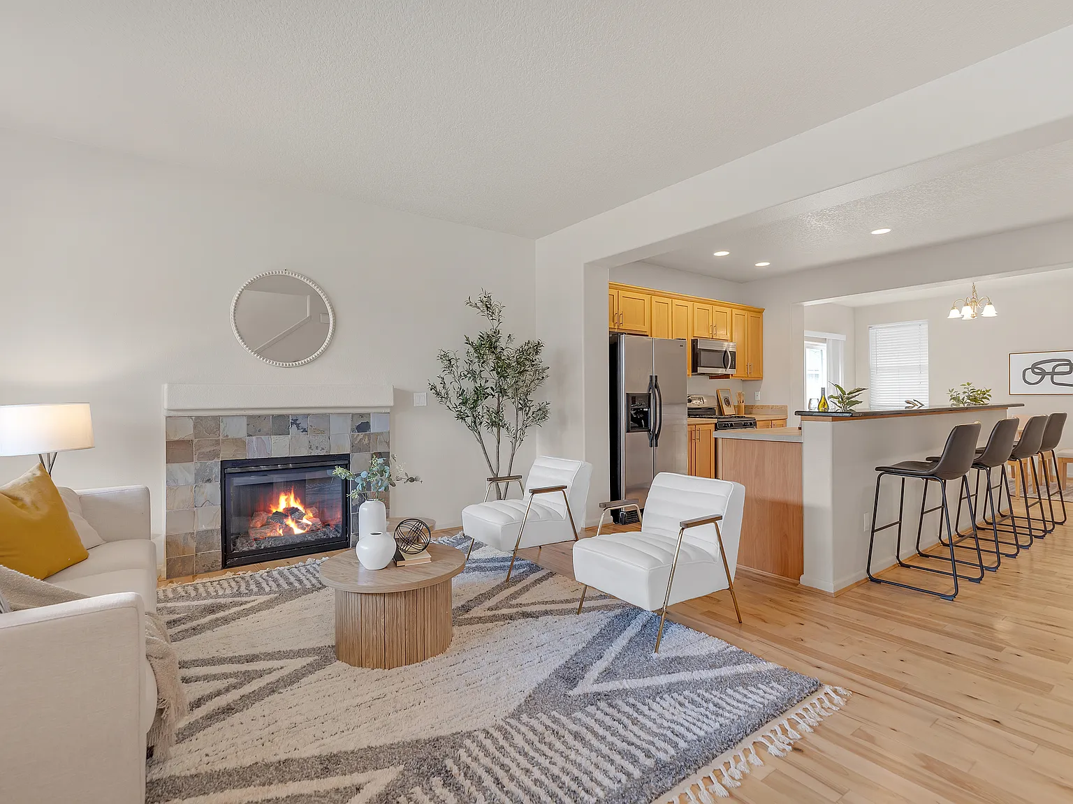 3 bed, 2.5 bath, 1624 sqft, $2,500 — Photo 3