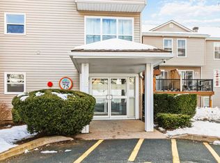 75 Collins Grv #223, Halifax, NS B2W 6B3