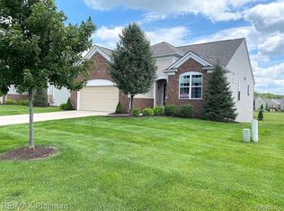 380 Bozeman Ct, Howell, MI 48843