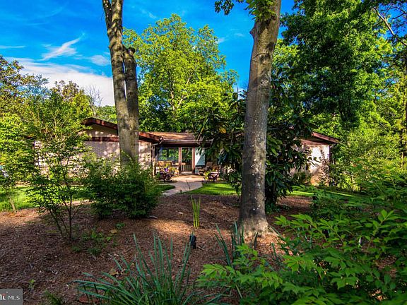2nd image of 3007 Sevor Ln