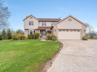 23210 Evan Ct, New Boston, MI 48164